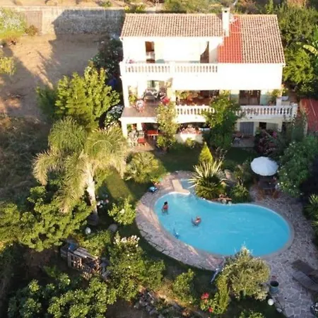 Petit Coin De Paradis, Vue Panoramique &montagne, Piscine Privee... Apartment Calcatoggio (Corsica)